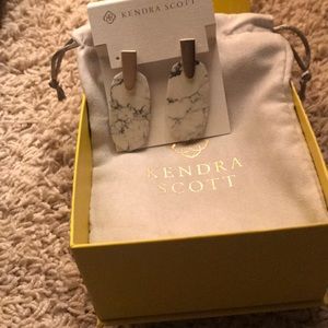 LAST ONE! Kendra Scott earrings